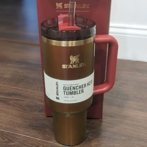 Stanley x Lainey Wilson County Gold